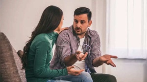 Red Flags Exposed: Spotting Commitment Issues Early On